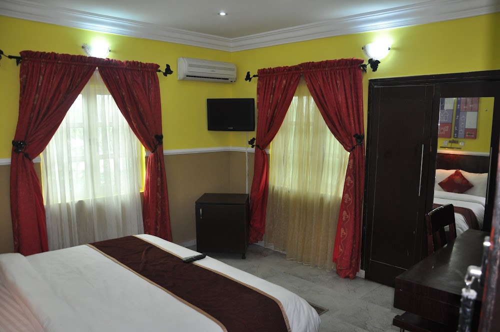 Green Valley Hotels and Garden photo 3